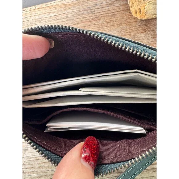 Coach Embossed Leather Wristlet Wallet Green Double-Zip Closure - Picture 4 of 7